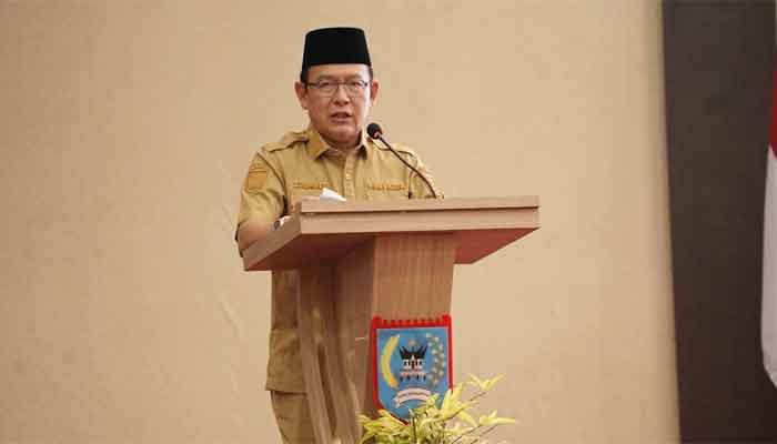 Wali Kota Payakumbuh, Zulmaeta berikan sambutan dalam Monitoring Implementasi Indikator Kabupaten/Kota Ber-Aksi oleh KPK