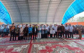 Pemko dan Baznas Bukittinggi Salurkan Zakat dalam Program Bukittinggi Cerdas