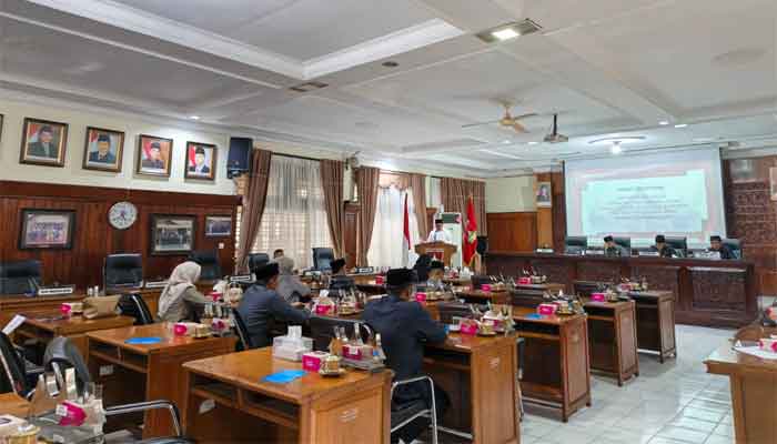 Wako Bukittinggi, Ramlan Nurmatias sampaikan Jawaban terhadap Pandangan Umum Fraksi-fraksi DPRD terhadap Ranperda Perubahan APBD 2026