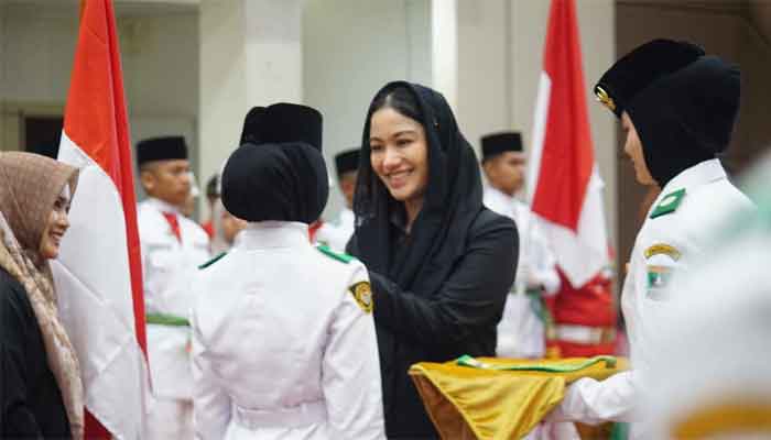 Bupati Annisa Suci Ramadhani kukuhkan 54 Anggota Paskibraka Dharmasraya 2026