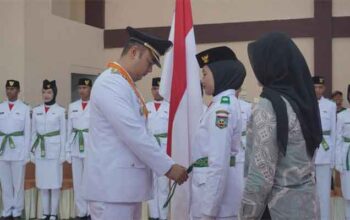 Bupati Benny Dwifa Kukuhkan 56 Anggota Paskibraka Kabupaten Sijunjung