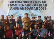 Bupati Bintan Serahkan 11 Unit Sarana Penangkapan Ikan kepada Kelompok Nelayan