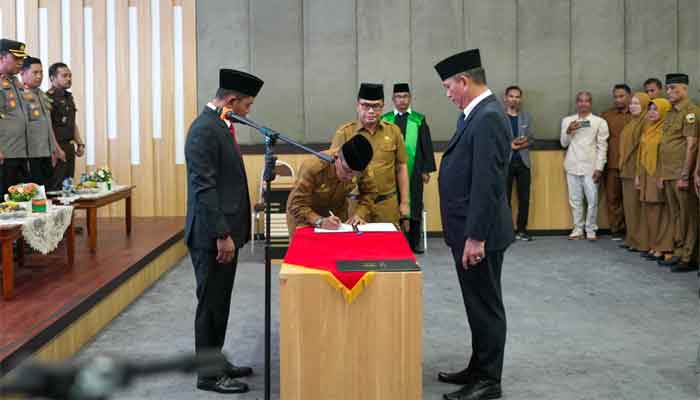 Bupati Solok, Jon Firman Pandu lantik Masheri Yanda Boy sebagai Sekretaris Daerah