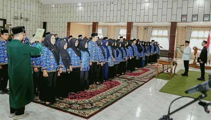 Bupati Solok Selatan, H. Khairunas rotasi 129 Kepala Sekolah dan Guru