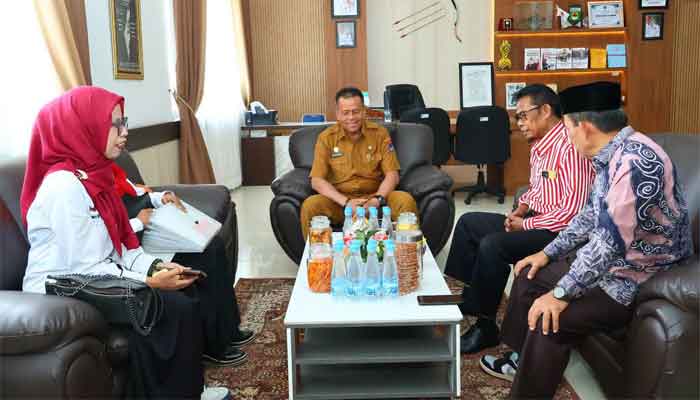 Wakil Wali Kota Payakumbuh Elzadaswarman saat menerima Ketua DPD LAKAM Kota Payakumbuh FM. Dt. Bandaro Nan Balidah bersama jajaran pengurus dan panitia