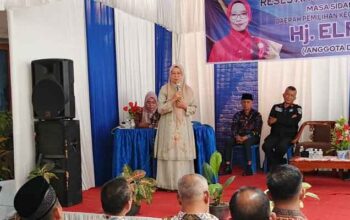 Anggota DPRD Bukittinggi Elfianis Serap Aspirasi Warga MKS Melalui Reses Perorangan 2 Anggota DPRD Bukittinggi Elfianis Serap Aspirasi Warga MKS