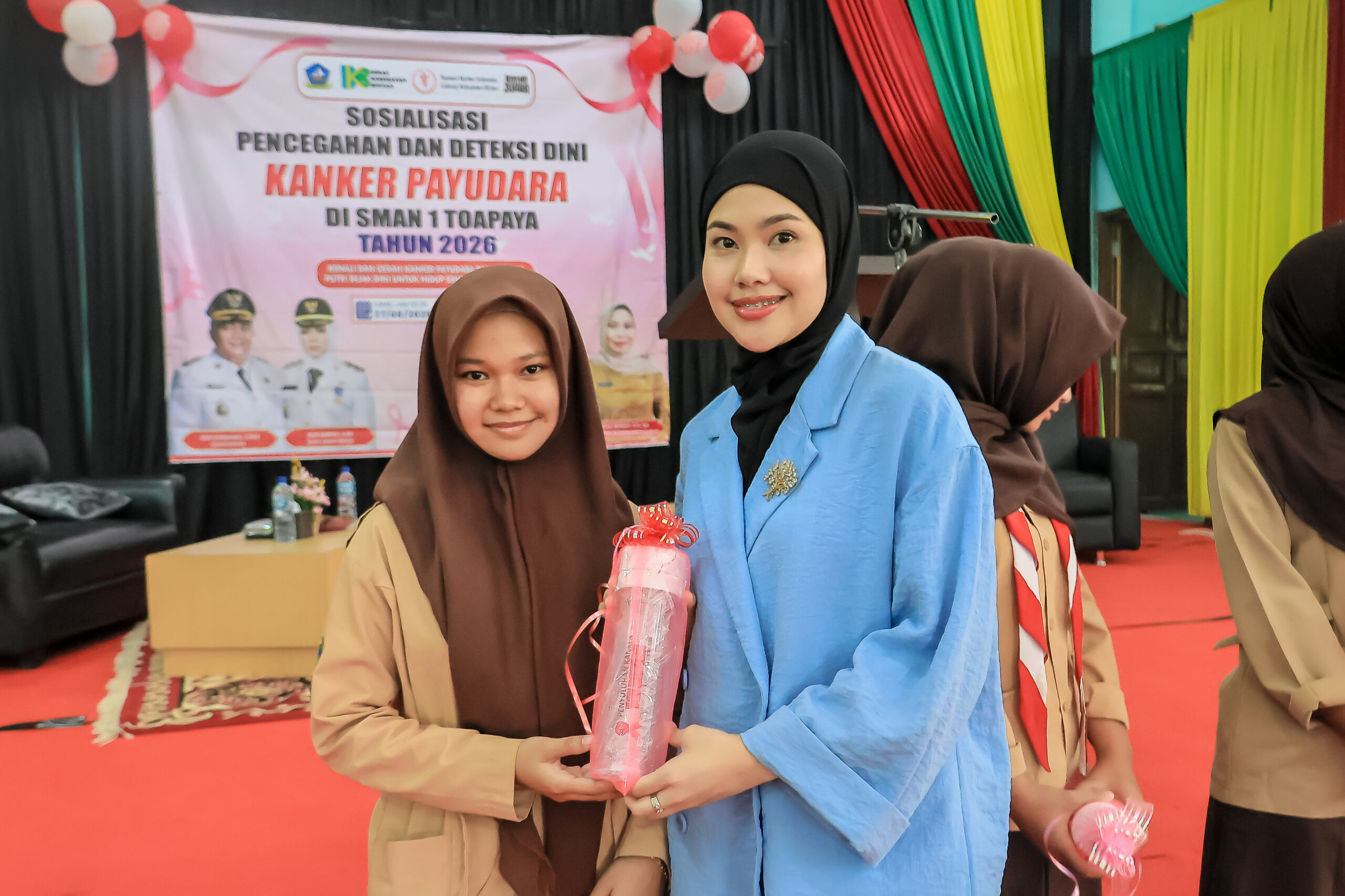 Ketua YKI Bintan Beri Edukasi Deteksi Dini Kanker Payudara bagi Siswi SMAN 1 Toapaya 1 Hafizha Beri Edukasi Deteksi Dini Kanker Payudara bagi Remaja Putri di SMAN 1 Toapaya