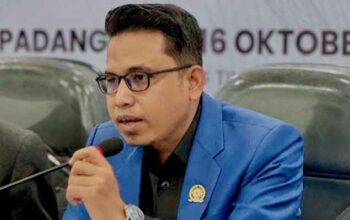 KIP: Proses Pergantian Ketua dan Wakil Ketua KI Sumbar Periode 2026-2028 sah 6 Ketua KI Sumbar, Idham Fadhli