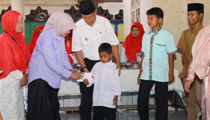 Jumat Berkah warga Kelurahan Koto Panjang Dalam, Kecamatan Lamposi Tigo Nagori, Kota Payakumbuh