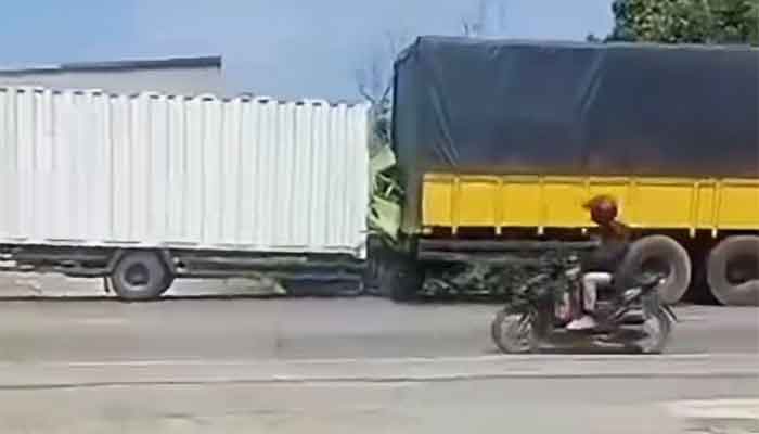 Kecelakaan Mobil Boks dengan Truk di Kayu Aro Solok, 1 Orang Meninggal