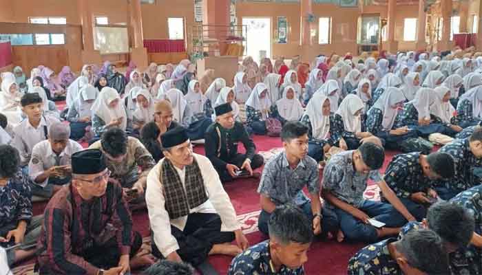 Kemenag Sawahlunto Gelar Zikir dan Doa Kebangsaan dalam Peringatan HUT ke-81 RI 1 Kemenag Sawahlunto Gelar Zikir dan Doa Kebangsaan dalam Peringatan HUT ke-81 RI