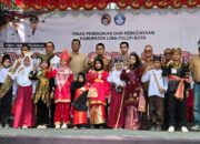 Wabup Limapuluh Kota Buka Lomba Festival Seni Kategori Bercerita Legenda Minangkabau 9 Wabup Limapuluh Kota, Ahlul Badrito Resha saat pembukaan Lomba Festival Seni Kategori Bercerita Legenda Minangkabau