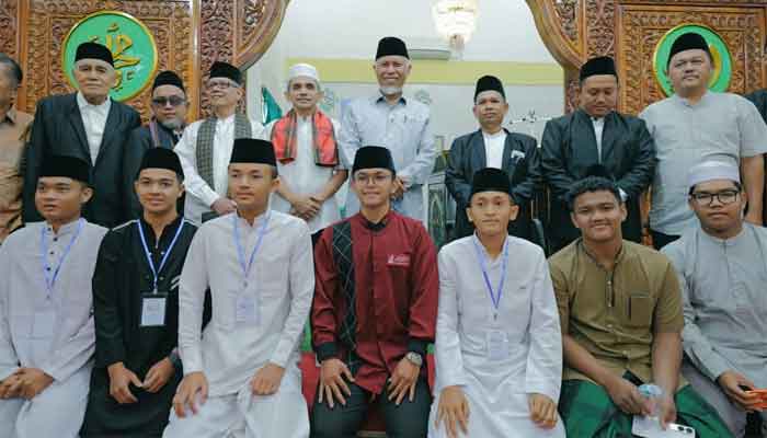 Buka Lomba Khotbah Jumat dan Azan di Masjid Istighfar Ganting Kota Padang, Begini Pesan Gubernur Mahyeldi 1 Gubernur Sumbar, Mahyeldi saat pembukaan Lomba Khotbah Jumat dan Azan tingkat SMA/SMK se-Kota Padang di Masjid Istighfar Parak Gadang, Ganting