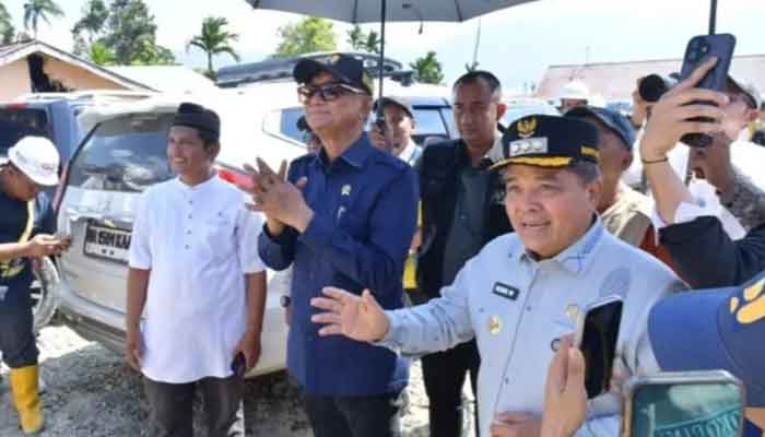 Tinjau Lokasi Terdampak Bencana Hidrometeorologi, Menteri PU Perkuat Langkah Tanggap Darurat di Agam 2 Menteri PU, Dody Hanggodo tinjau Lokasi Terdampak Bencana Hidrometeorologi di Kabupaten Agam