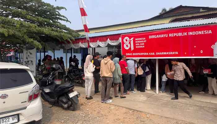 Pembagian Jersey dan BIB Lancar, Ribuan Peserta Siap Ramaikan Dharmasraya Merah Putih Run