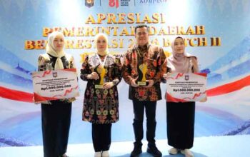 Pemkab Bintan Raih 2 Penghargaan Sekaligus di Ajang Pemerintah Daerah Berprestasi 3 Pemkab Bintan Raih 2 Penghargaan Sekaligus di Ajang Pemerintah Daerah Berprestasi dari Kemendagri