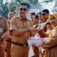 Pemkab Solsel Bagikan Bendera Merah Putih