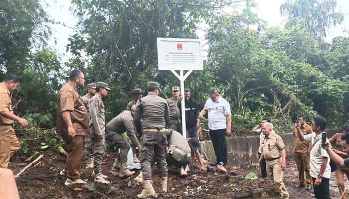 Sinergi Pemanfaatan Aset Bersama Antar Daerah, Pemko Bukittinggi Amankan Aset di Agam 1 Wako Ramlan Nurmatias pimpin pengamanan Aset Pemko Bukittinggi di Nagari Gadut, Kabupaten Agam