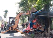Tak Sesuai Ketentuan, Pemko Payakumbuh Tertibkan Bangunan di Batang Agam dan Jalan Imam Bonjol