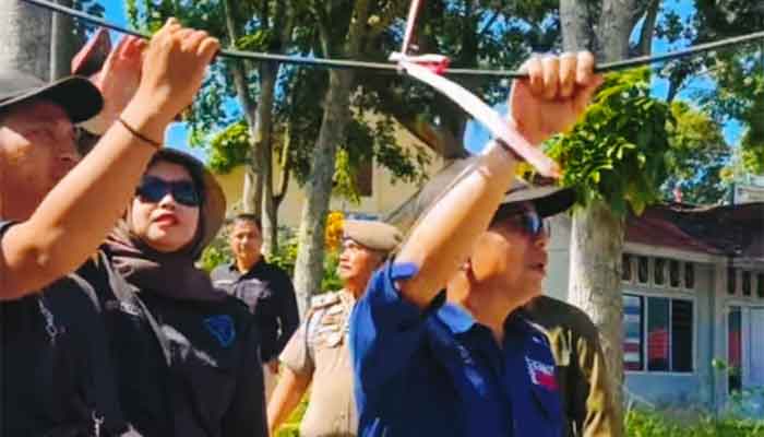Pemko Sawahlunto Lanjutkan Penertiban Kabel Utilitas di Kecamatan Barangin 1 Pemko Sawahlunto Lanjutkan Penertiban Kabel Utilitas di Kecamatan Barangin