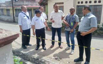 Pemko Bukittinggi Realisasikan Peningkatan Drainase Perkotaan di Jalan Sumua 3 Wali Kota Bukittinggi, Ramlan Nurmatias tinjau lokasi peningkatan Drainase Perkotaan di Jalan Sumua, Kelurahan Ladang Cakiah, Kecamatan Aur Birugo Tigo Baleh