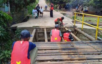 Perbaikan Pemkab Muba Rampung, Jembatan Purwosari Kini Kembali Aman Dilalui 4 Perbaikan Jembatan di Jalan Poros Dusun IV, Desa Purwosari, Kecamatan Lais, Kabupaten Musi Banyuasin
