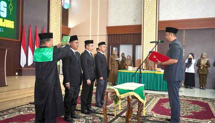 Bupati Benny Dwifa Lantik Pimpinan Baznas Kabupaten Sijunjung dan Dewas Perumda Kinantan