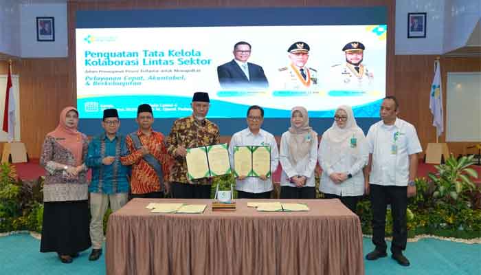 Penandatanganan Nota Kesepahaman (MoU) dan Perjanjian Kerja Sama (PKS) Kolaborasi Lintas Sektor dalam Penanganan Pasien Terlantar di Sumbar, di Aula Lantai IV RSUP Dr. M. Djamil Padang