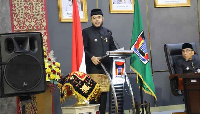 DPRD Padang Gelar Rapat Paripurna Istimewa Hari Jadi Kota ke-357, 12 Tokoh Masyarakat Terima Penghargaan 2 DPRD Padang Gelar Rapat Paripurna Istimewa Hari Jadi Kota ke-357