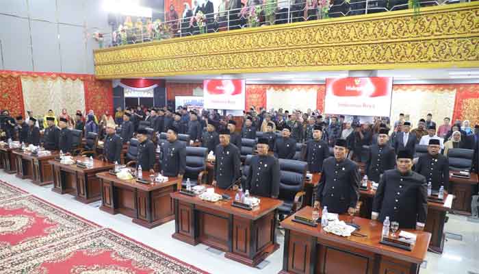 DPRD Padang Gelar Rapat Paripurna Istimewa Hari Jadi Kota ke-357, 12 Tokoh Masyarakat Terima Penghargaan 3 DPRD Padang Gelar Rapat Paripurna Istimewa Hari Jadi Kota ke-357