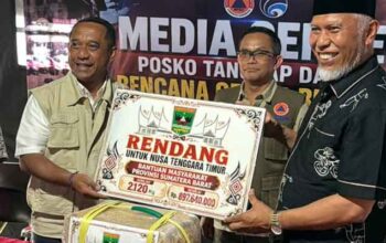 Pemprov Sumbar Salurkan 2,1 Ton Rendang untuk Korban Bencana NTT
