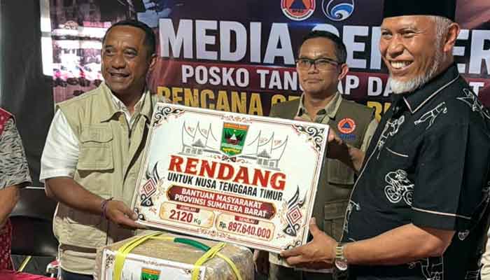 Pemprov Sumbar Salurkan 2,1 Ton Rendang untuk Korban Gempa NTT 1 Pemprov Sumbar Salurkan 2,1 Ton Rendang untuk Korban Bencana NTT