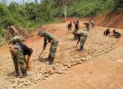 Satgas TMMD ke-129 Terus Kebut Pembangunan Infrastruktur di Buluh Kasok, Progres Capai 92 Persen 9 Satgas TMMD ke-129 Terus Kebut Pembangunan Infrastruktur di Buluh Kasok