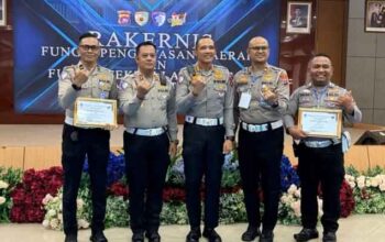 Satlantas Polres Solok Raih 2 Penghargaan dari Dirlantas Polda Sumbar 3 Satlantas Polres Solok Raih 2 Penghargaan dari Dirlantas Polda Sumbar