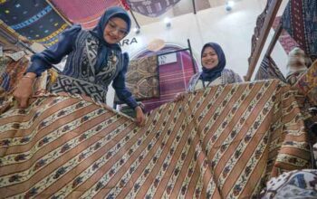 Komisaris Pertamina Patra Niaga, Tina Talisa kunjungi booth UMKM Binaan di IFW 2026