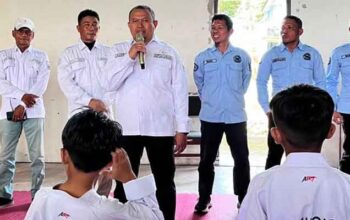 Ketua Umum Pengkot TI Kota Padang, Mursalim saat membuka UKT Geup 2
