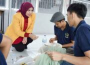 Ketua Pengabdi UNP, Hazevi Atila Yazel Aze, M.Pd saat memberi pendampingan di Lapas Kelas IIB Pariaman