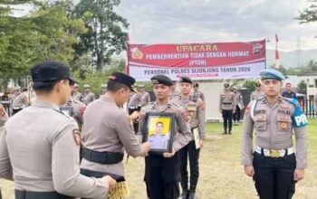 Polres Sijunjung Gelar Upacara Pemberhentian Tidak Dengan Hormat terhadap 4 Personel