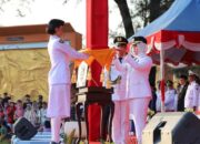Wabup Bintan Pimpin Upacara Penurunan Bendera Merah Putih HUT RI ke 81 di Relief Antam Kijang 12 Wabup Bintan Pimpin Upacara Penurunan Bendera Merah Putih HUT RI ke 81 di Relief Antam Kijang