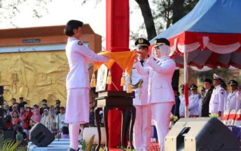 Wabup Bintan Pimpin Upacara Penurunan Bendera Merah Putih HUT RI ke 81 di Relief Antam Kijang 6 Wabup Bintan Pimpin Upacara Penurunan Bendera Merah Putih HUT RI ke 81 di Relief Antam Kijang