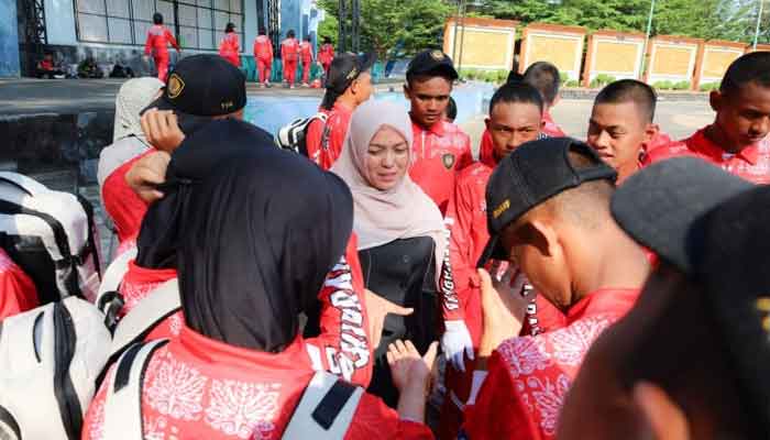 Wabup Bintan Tinjau Pusat Lokasi Upacara Peringatan HUT RI ke-81 1 Wakil Bupati Deby Maryanti meninjau lokasi Lapangan Relief Antam Kijang, Kecamatan Bintan Timur yang akan menjadi pusat peringatan Upacara HUT RI ke 81 tingkat Kabupaten Bintan