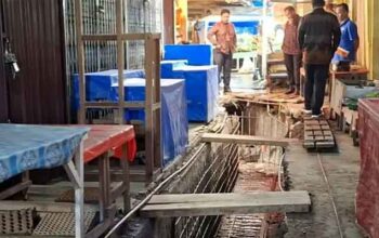 Wako Bukittinggi, Ramlan Nurmatias Tinjau Revitalisasi Drainase Pasar Bawah