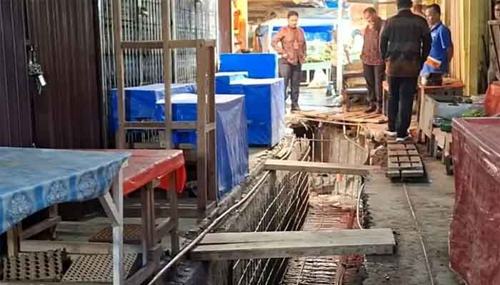 Wako Bukittinggi Tinjau Revitalisasi Drainase Pasar Bawah, Pekerjaan Ditarget 120 Hari 1 Wako Bukittinggi, Ramlan Nurmatias Tinjau Revitalisasi Drainase Pasar Bawah