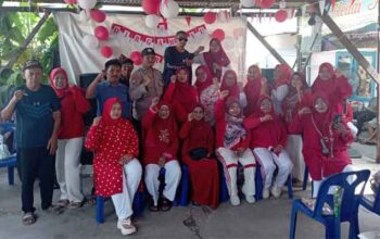 Warga RT 04/RW 03 Tanjung Unggat Rayakan HUT RI ke-81 Lewat Tukar Kado dan Doorprize 4 Warga RT 04/RW 03 Tanjung Unggat Rayakan HUT RI ke-81
