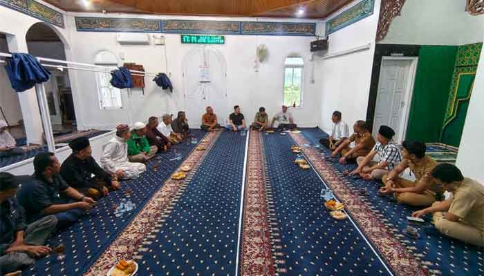 Anggota DPRD Bukittinggi Yerry Amiruddin Tampung Aspirasi Warga PBI Pakan Labuah Terkait Fasilitas Umum 1 Anggota DPRD Kota Bukittinggi, Yerry Amiruddin, gelar audiensi terkait pengadaan fasilitas umum bersama masyarakat Perumahan Bukittinggi Indah (PBI), Kelurahan Pakan Labuah, Kecamatan Aur Birugo Tigo Baleh (ABTB)