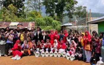 GOW Kabupaten Solok Semarakkan HUT RI ke-81 dengan Aksi Kepedulian Sosial 7 Aksi Kepedulian Sosial GOW Kabupaten Solok di Dusun Kandang Muntuang, Nagari Talang Babungo