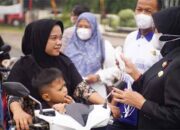 Pemkab Dharmasraya bagikan masker kepada masyarakat