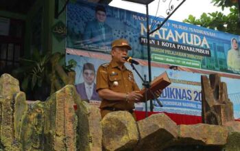 Wawako Elzadaswarman pimpin Upacara Bendera di MTsN 1 Payakumbuh