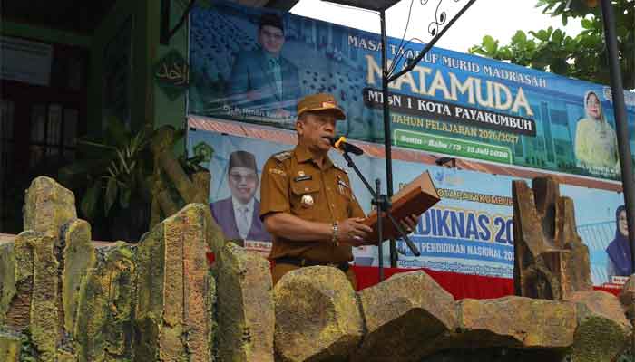 Pimpin Upacara Bendera di MTsN 1 Payakumbuh, Begini Pesan Wawako Elzadaswarman kepada Siswa 1 Wawako Elzadaswarman pimpin Upacara Bendera di MTsN 1 Payakumbuh