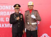 Kasat Lantas Polres Solok Kota Jadi Komandan Upacara HUT RI ke-81 Tingkat Kota 14 Kasat Lantas Polres Solok Kota, Iptu Rido (kanan) menjadi Komandan Upacara HUT RI ke-81 Tingkat Kota Solok
